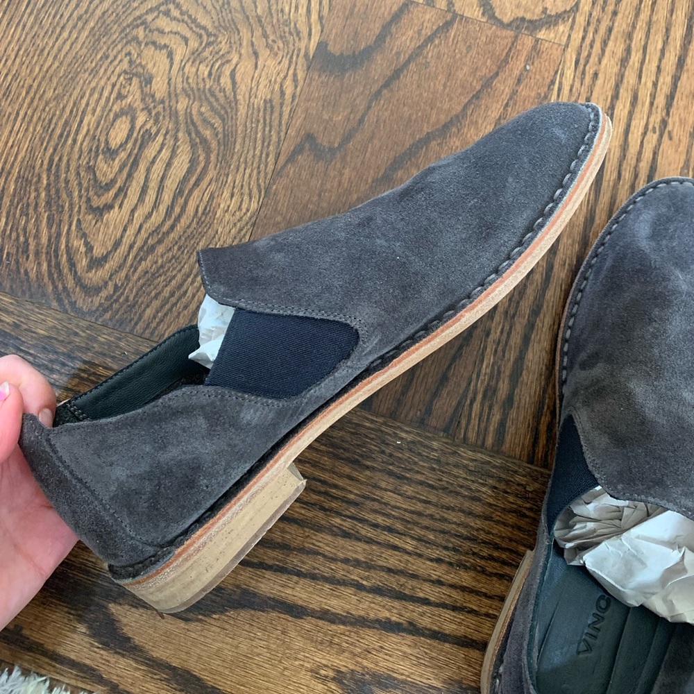 VINCE limited edition suede loafers size is 38.5